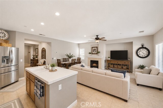 Building Photo - 748 Mira Grande