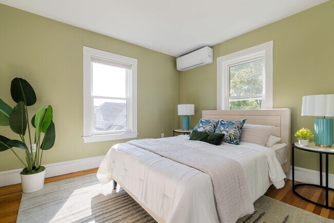 Building Photo - 87 College Ave