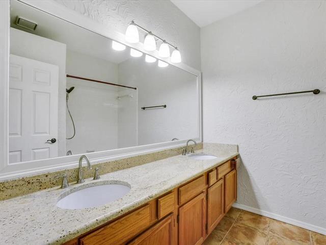 Building Photo - 521 Chasewood Dr