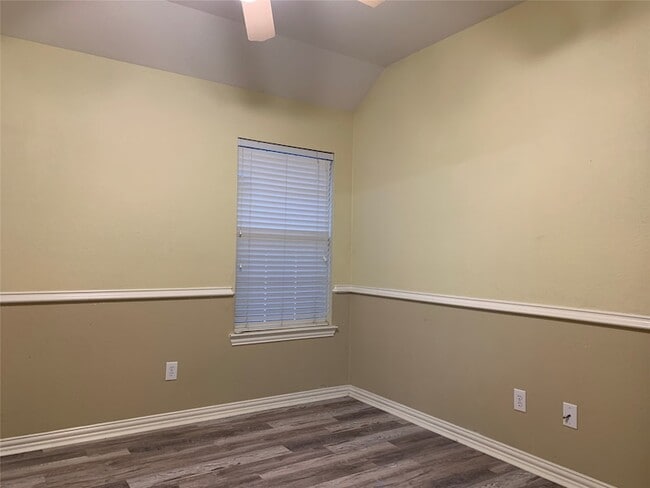 Building Photo - 1313 Limestone Creek Dr