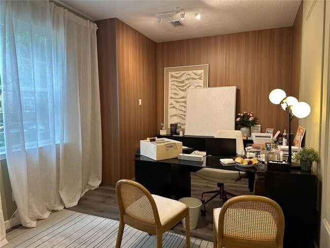 Building Photo - 15542 Gwinnett Dr