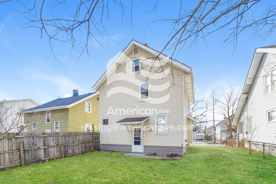 Building Photo - 1065 Murray Ave