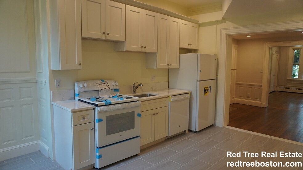 Primary Photo - 1712 Beacon St