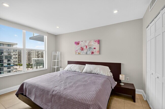 Building Photo - 3450 S Ocean Blvd