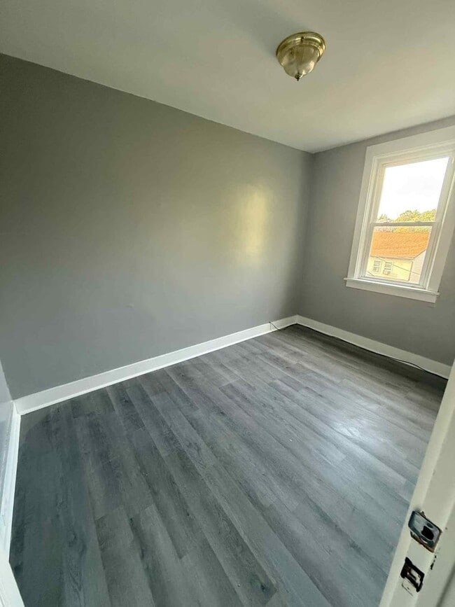 Building Photo - 2 Bedroom apartment for rent!  Located in ...