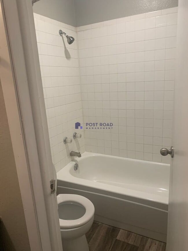 Building Photo - 2914 S Osage Ave