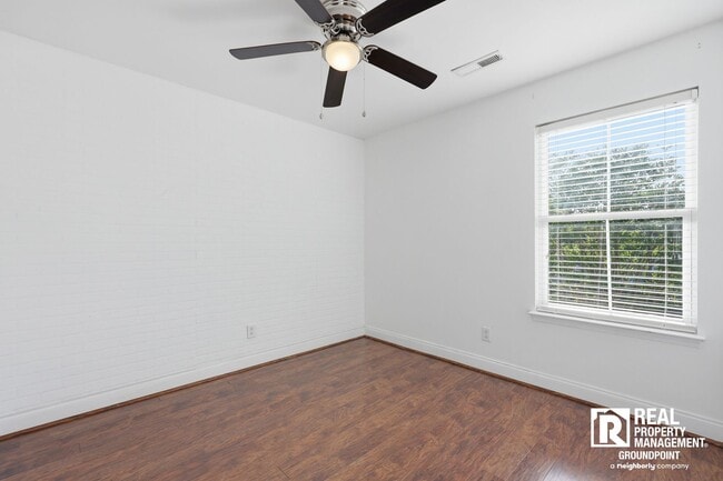 Building Photo - 4BR | 2.5BA | Balcony | Fenced Yard