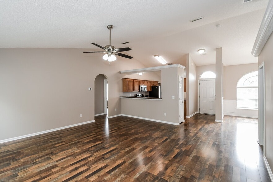 Building Photo - 2908 Majestic Oaks Ln