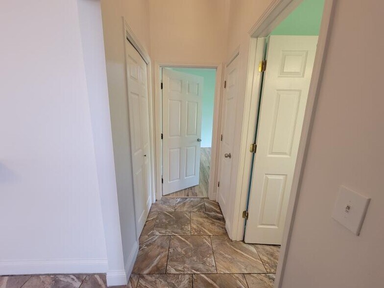 hall/ linen closet - 7327 Rodgers Dr