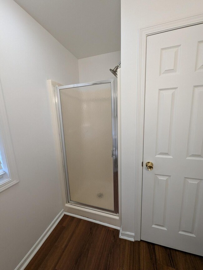 Building Photo - 6645 Queens Park Ave