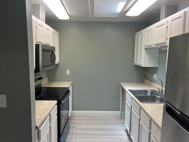 Building Photo - 4123 Spitfire Ave