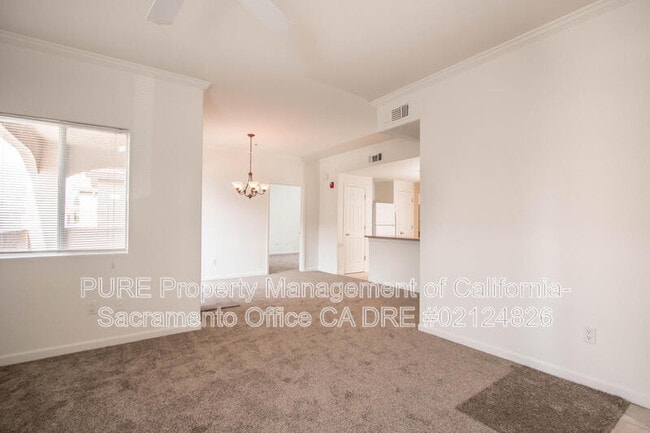 Building Photo - 10001 Woodcreek Oaks Blvd