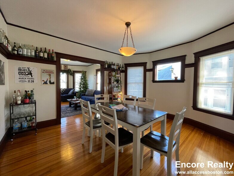 Building Photo - 56 Hobson St