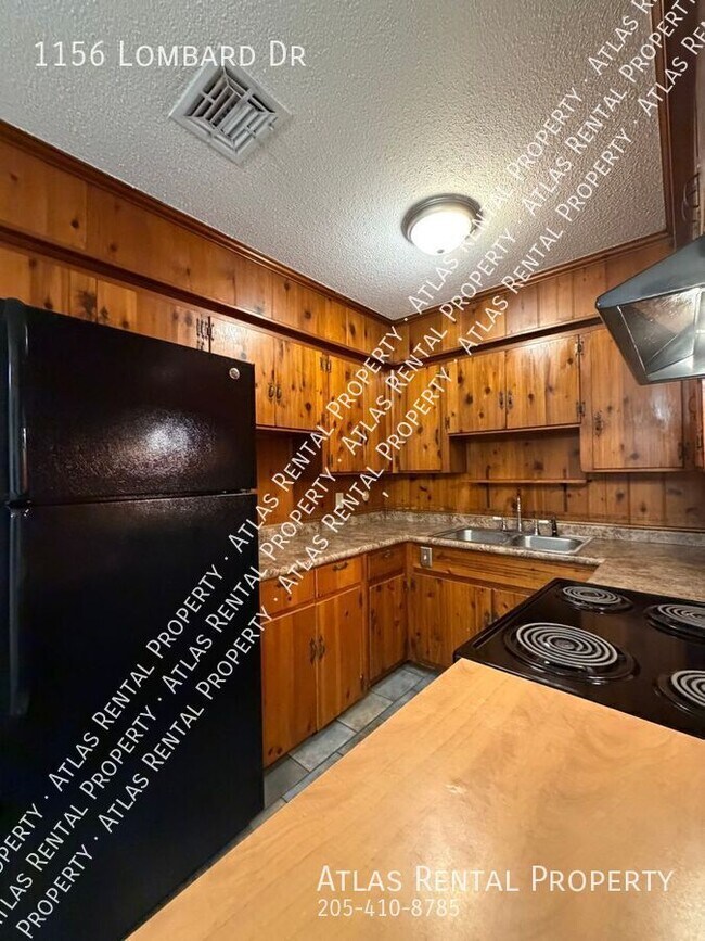 Building Photo - 1156 Lombard Dr