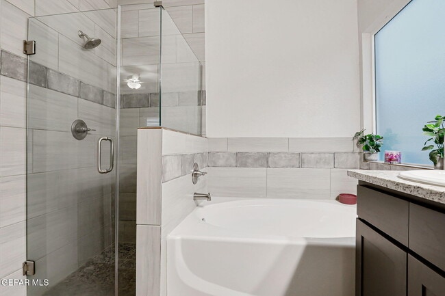 Building Photo - 7416 Tamarack Pl