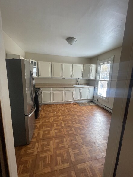 Building Photo - 222 Caroline Ave