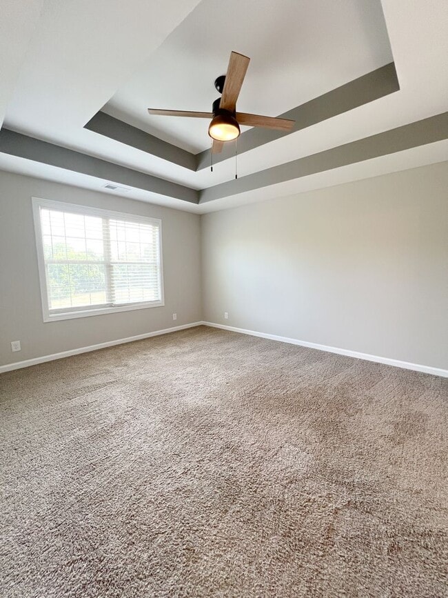 Building Photo - Must See-Stunning 5-Bedroom Home in 37043!!