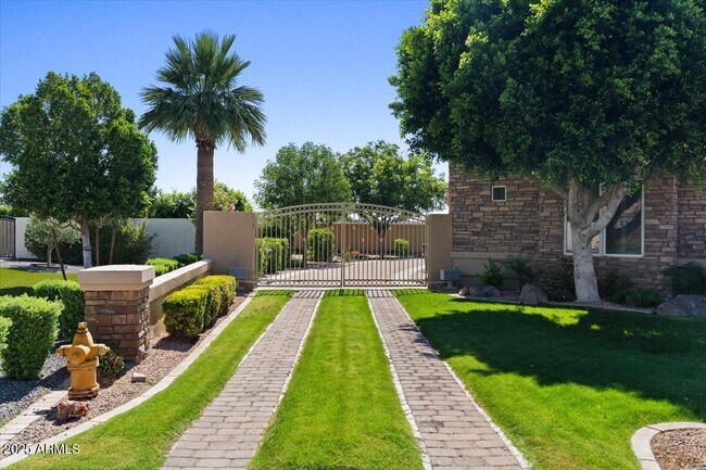 Building Photo - 4251 W Earhart Way