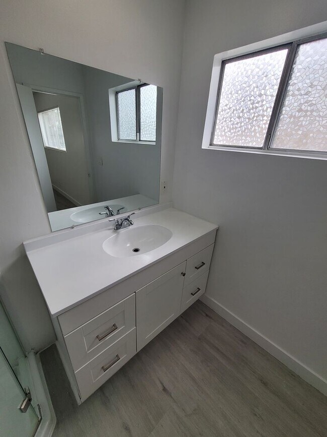 Building Photo - 1026 Arlington Ave