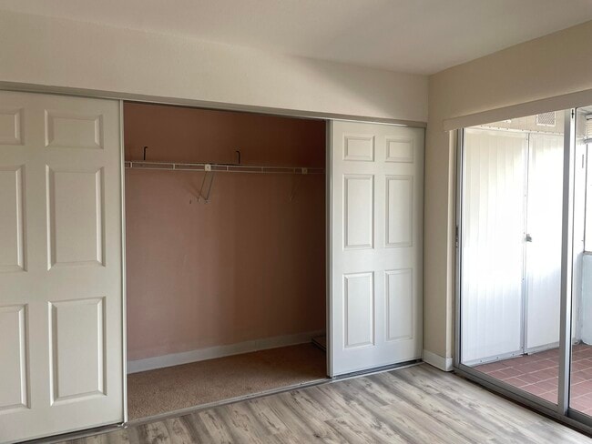 Building Photo - 659 Brittany Ct