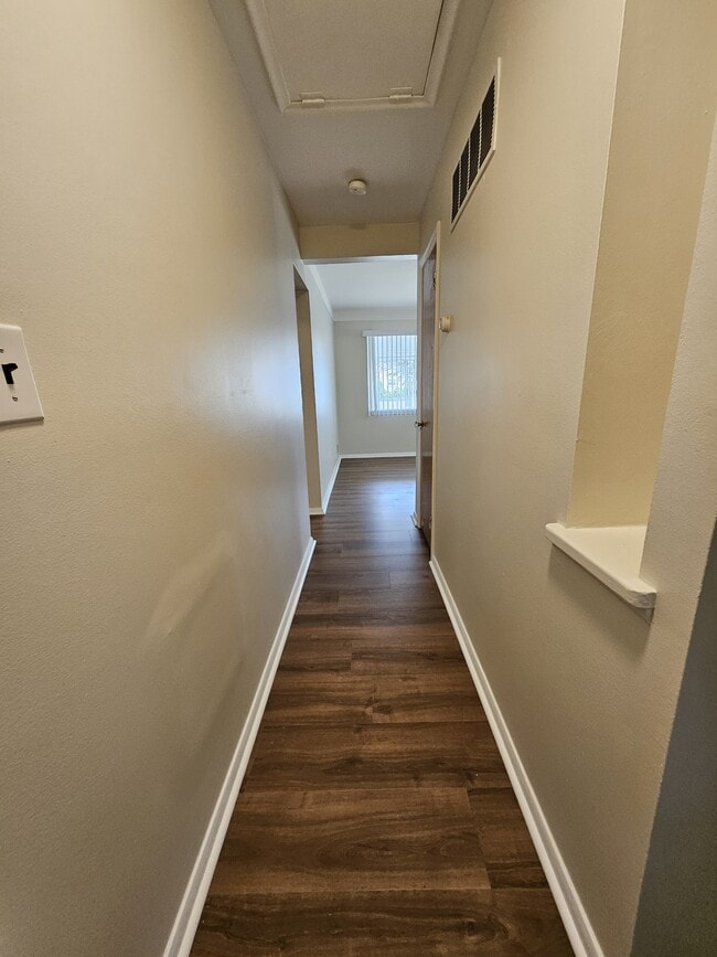 Building Photo - 17637 Prospect St