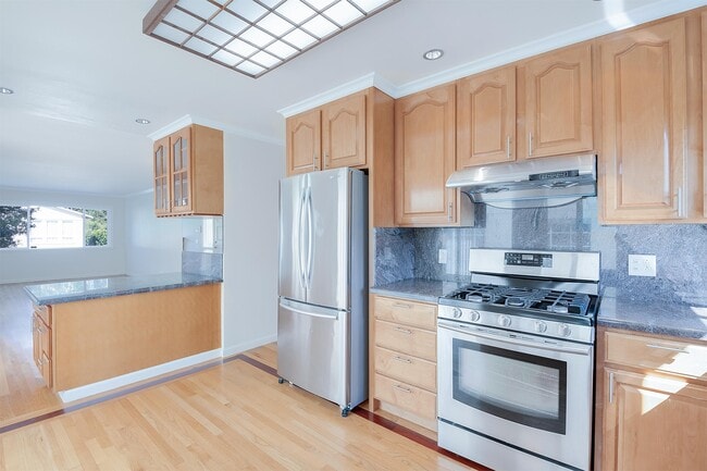 Building Photo - 2280 Rollingwood Dr