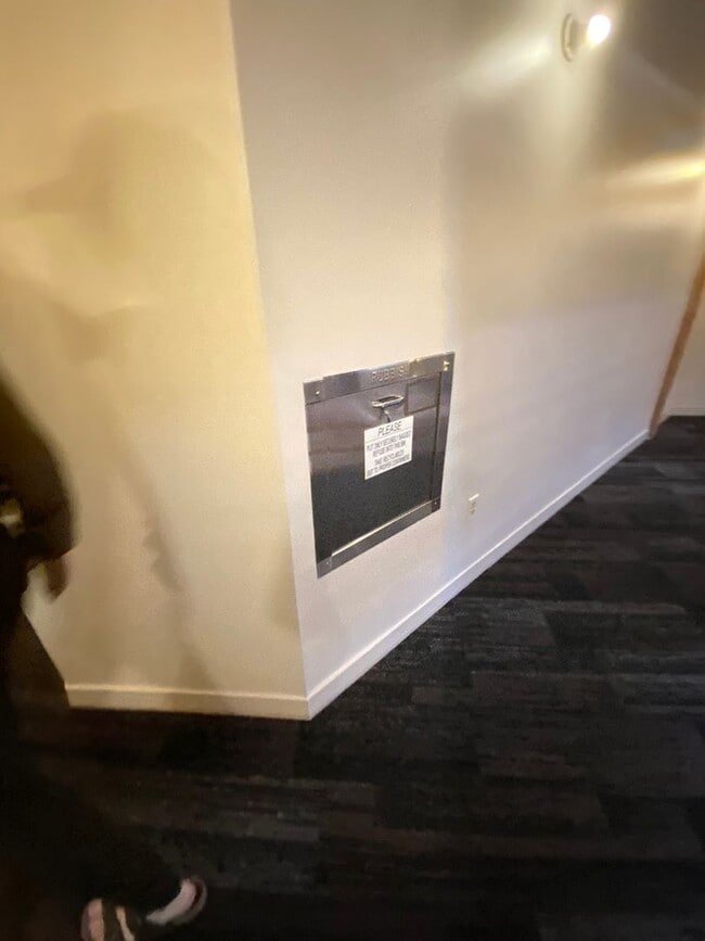 Building Photo - Stunning Fully Furnished Loft in the Heart of Norfolk