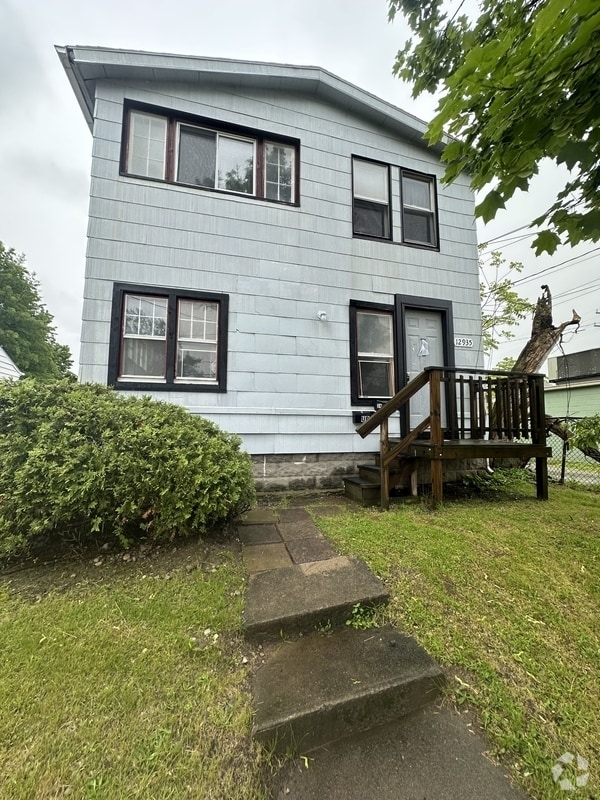 Building Photo - 12935 McGowan Avenue - Downstairs