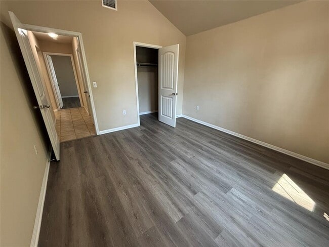 Building Photo - 1441 Hamiltons Wy