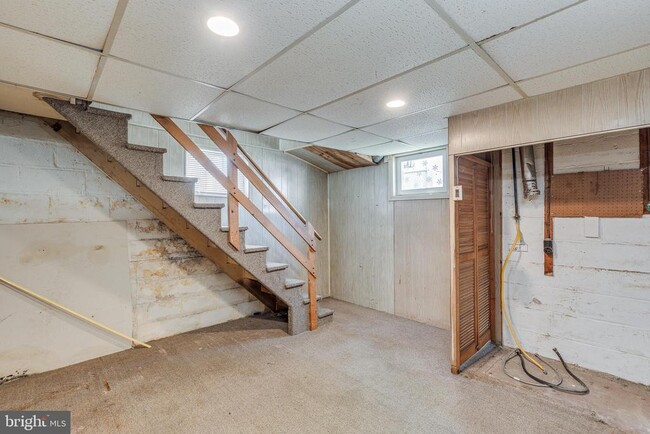 Building Photo - 427 Buttonwood St