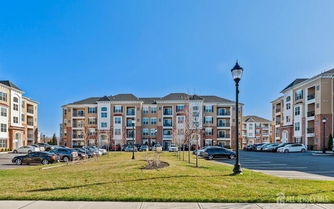 Building Photo - 944 Halifax Pl