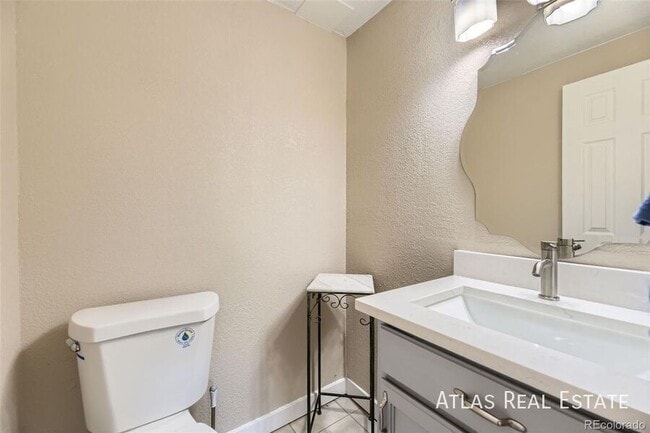 Building Photo - 5828 S Pearl St