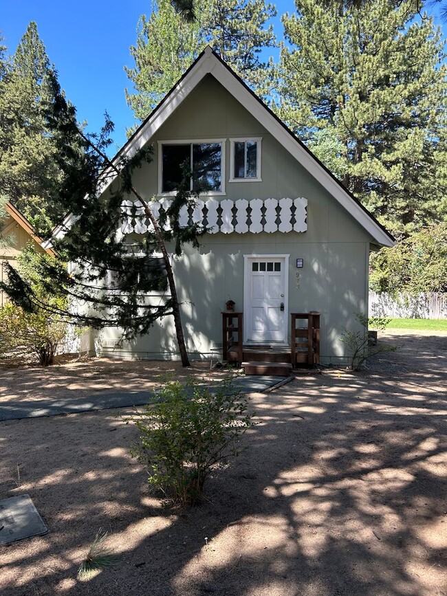 Building Photo - Highland Woods Neighborhood * Renovated 2 ...