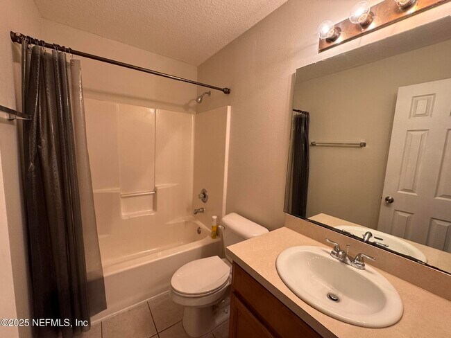 Building Photo - 485 Scrub Jay Dr