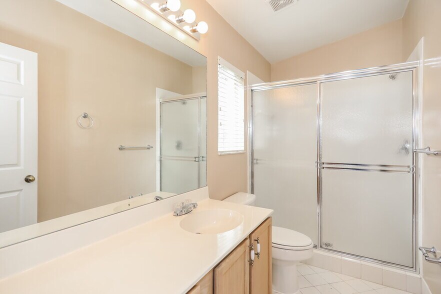 Building Photo - 4646 SW 12th Ct