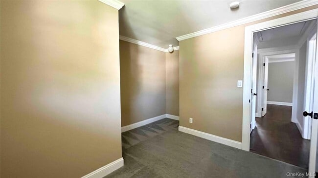 Building Photo - 27 Southridge Dr