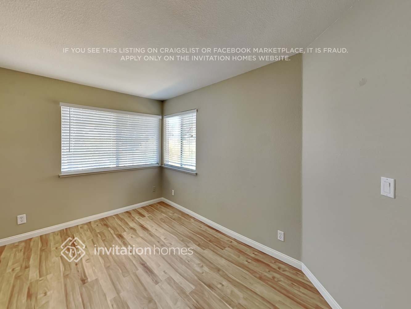 Building Photo - 8987 Meadowspring Dr