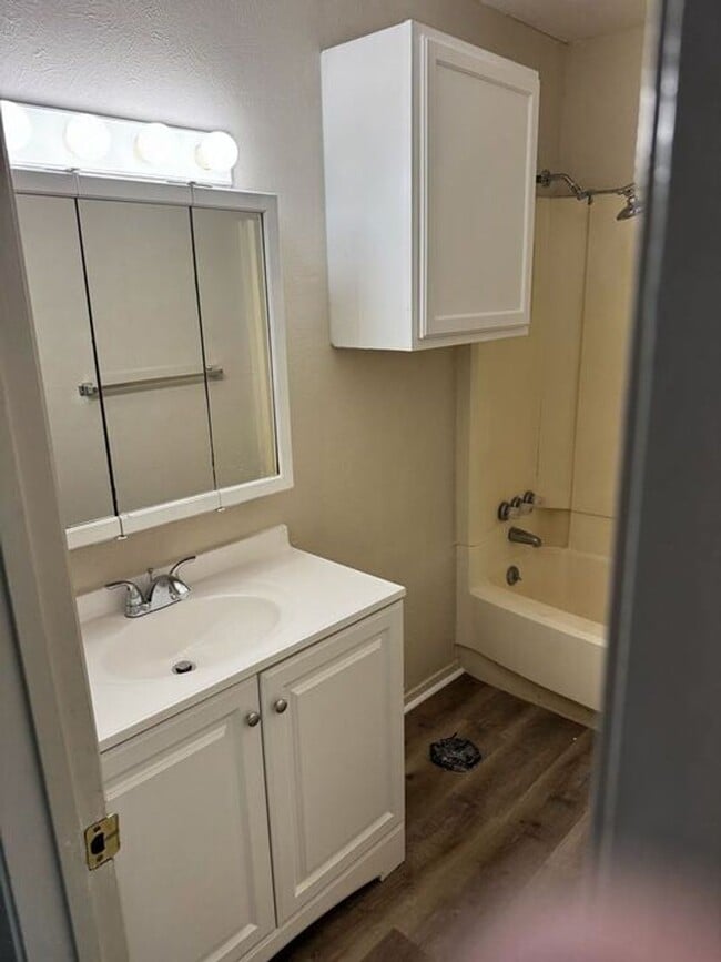 Building Photo - 4200 Boyett St