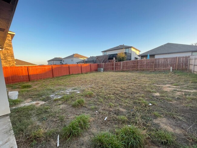 Building Photo - 5527 Conroe St