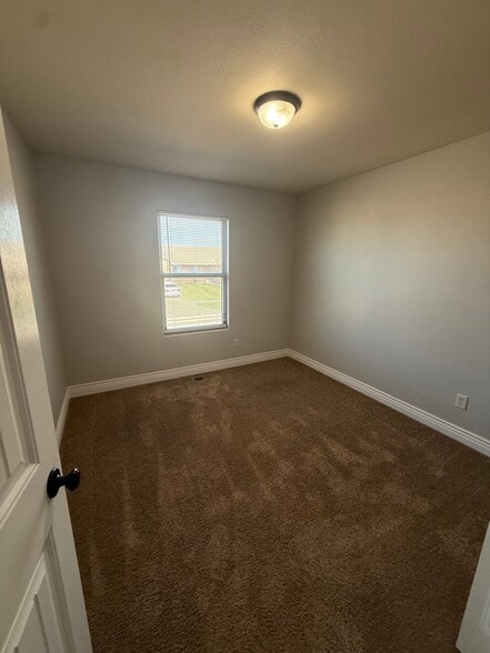 Building Photo - 8457 Granite Ct