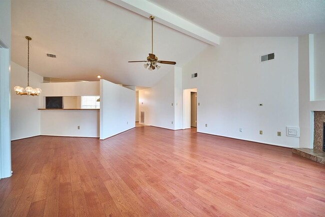 Building Photo - 17006 Summer Dawn Pl