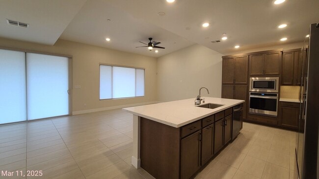 Building Photo - Townhome located in Trilogy community in Summerlin.