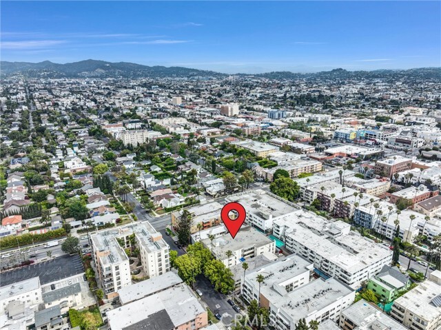 Building Photo - 320 S Gramercy Pl