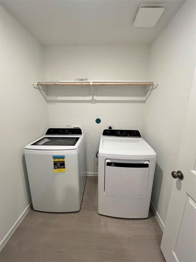 Building Photo - 25431 Birch Hl Dr