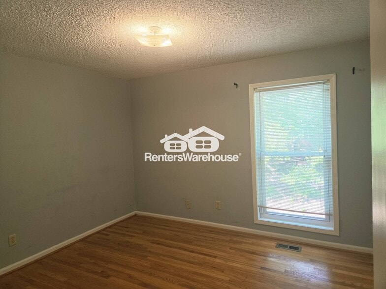 Building Photo - 4486 Poplar Terrace