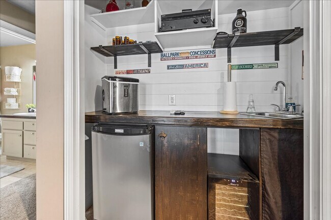 Building Photo - 2279 S Bear Claw Way