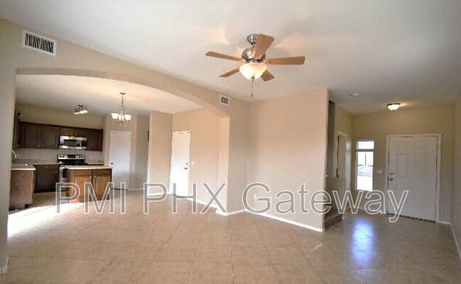 Building Photo - 2619 E Shannon St