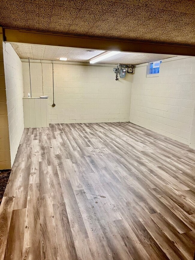 Building Photo - 102 Elmsford Rd