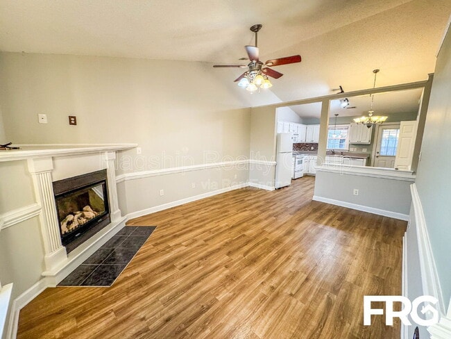 Building Photo - 1145 Nicklaus Dr