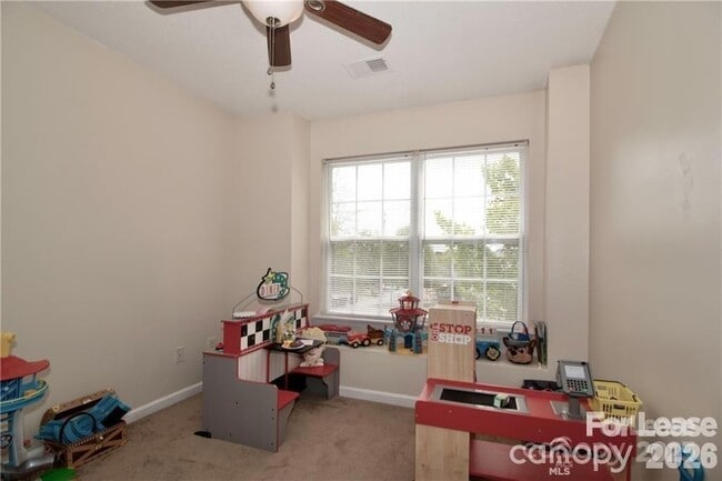 Building Photo - 137 Lynch Cir